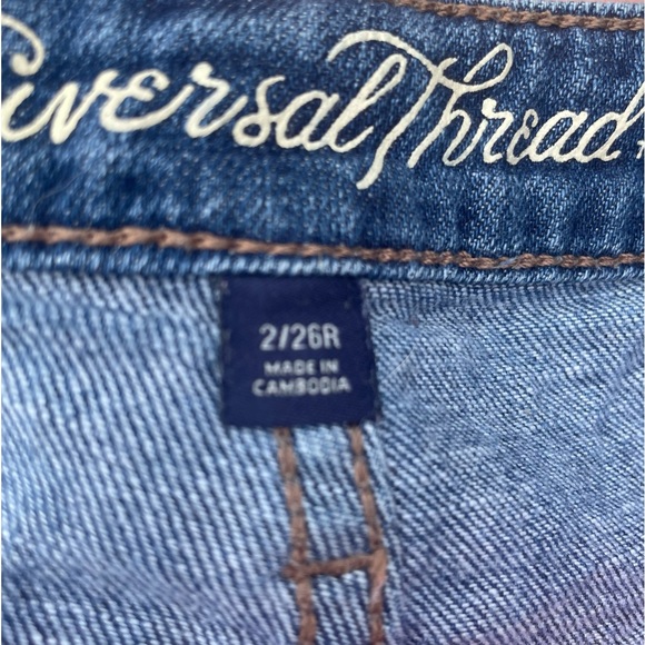 Universal Thread distressed blue jean shorts / size 2/26 / Excellent condition - Picture 14 of 16
